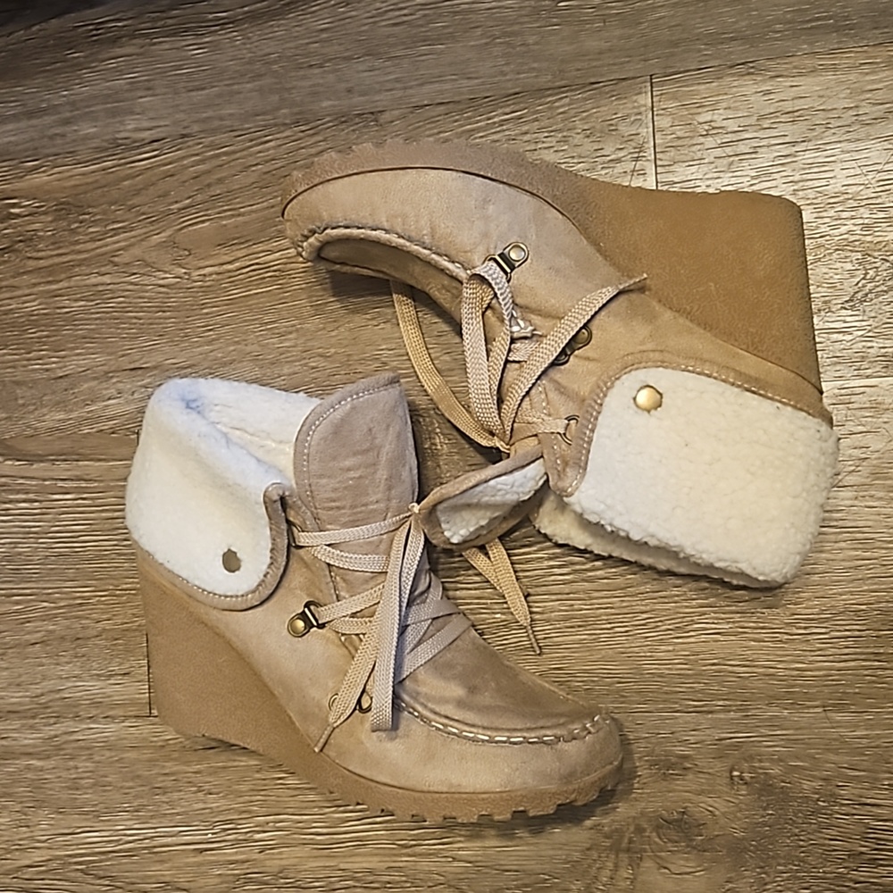 Union Bay wedge booties size 8